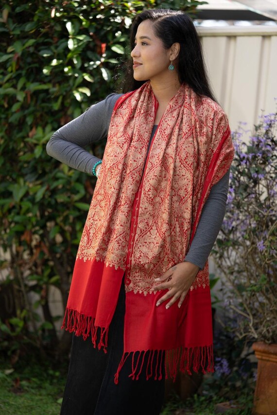 Elegant Handcrafted Pashmina Shawl Intricate Hand Embroidery, 100%  Cashmere Versatile for All Seasons
