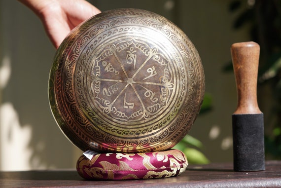 職人手づくり/完全ハンドメイド シンギングボール ネパール ネパールで