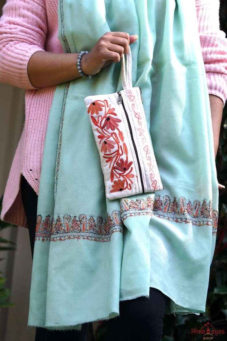 Bloemborduurtasje Handgemaakte verfijning: Kashmiri geborduurde kasjmier portemonnee Het ultieme moedercadeau afbeelding 5