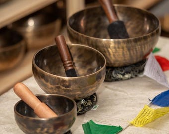 Traditional Himalayan Singing Bowl Set of 3 | Healing Singing Bowls for Yoga Practices | Elevate your Meditation and Spriritual Wellness