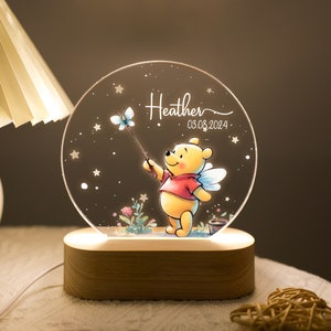 Luce notturna in acrilico personalizzata con l'orsetto Winnie the Pooh, targa con simpatici animali, lampada notturna a LED per bambini, cartello luminoso per bambini, lampada da comodino, regali per la nascita dei bambini