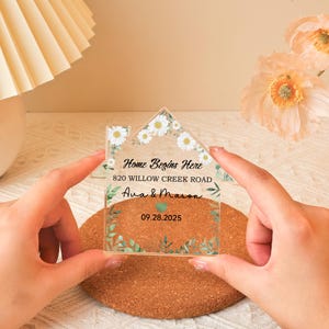 Placa personalizada para primera vivienda, bloque acrílico para nueva vivienda, regalo para nueva vivienda con forma de casa, marco para primera vivienda, regalo para parejas, regalo para nuevos propietarios