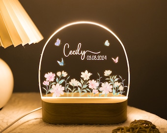 Veilleuse personnalisée nom floral papillon, cadeau d'anniversaire pour elle, lumière de chevet de la chambre à coucher, lampe de nuit animal mignon, cadeau de la Saint-Valentin