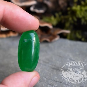 HUGE IMERIAL GREEN // Jadeite Jade // Cabochon // Guatemalan Guatemala // 20.3 ct