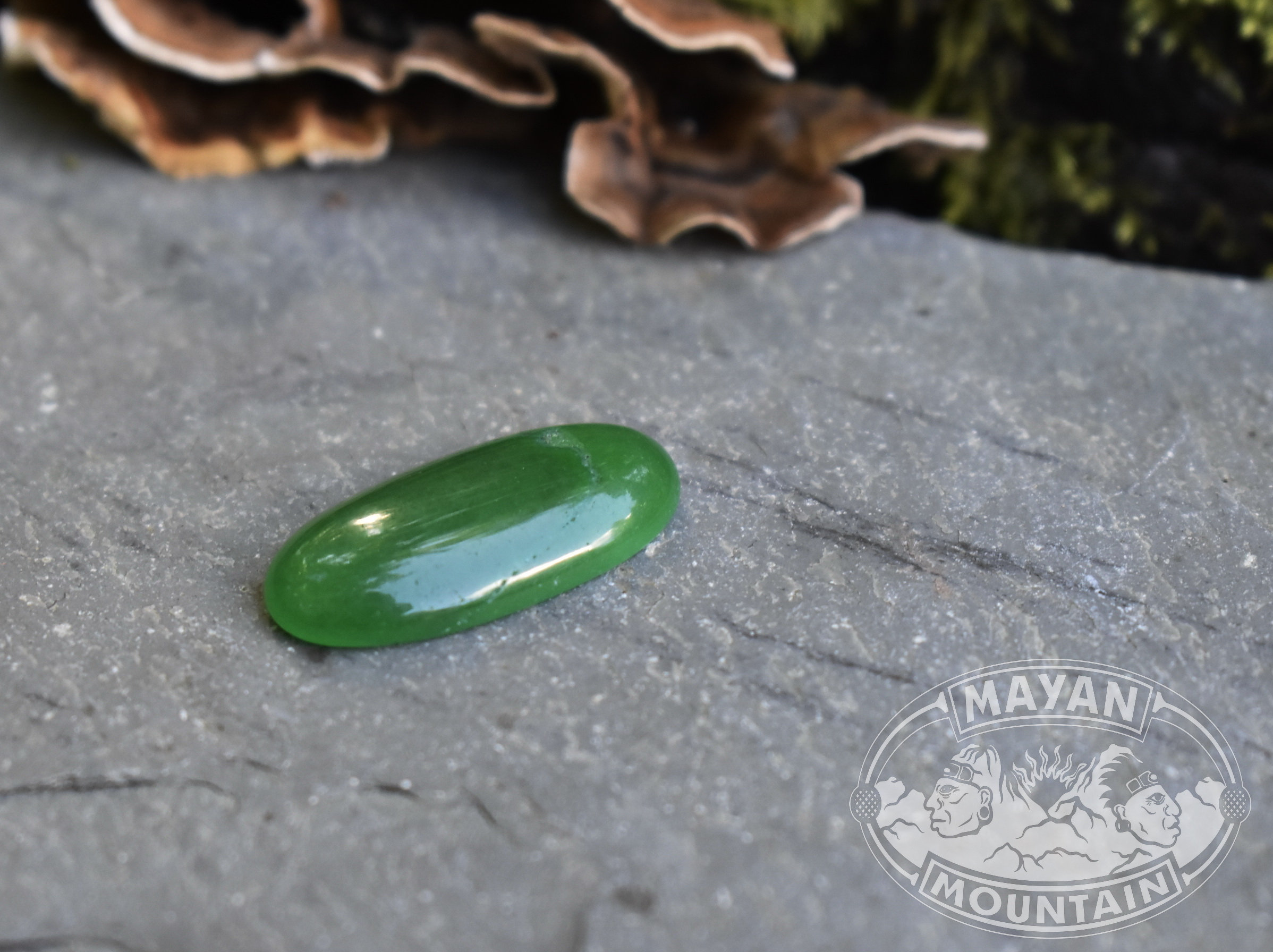 HUGE IMERIAL GREEN // Jadeite Jade // Cabochon // Guatemalan
