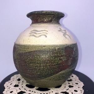 Vintage Christopher Matti Signed Petroglyph Raku Volcano Art Pottery Vase, 1996, Maui, Hawaii