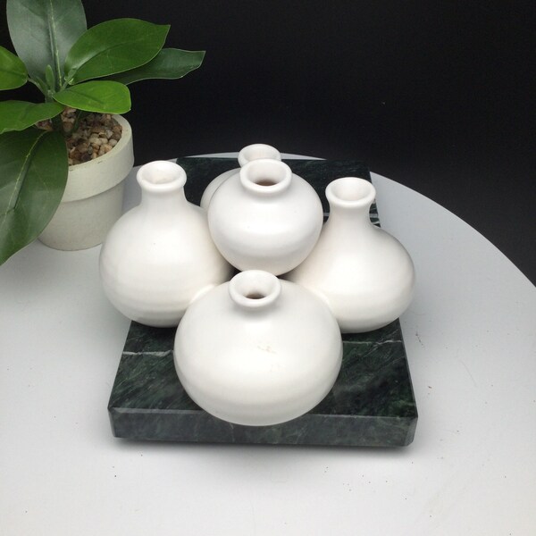 Cluster of 5 Attached Matte White Ceramic Pottery Bud Vases Ron Gordon Designs, Vintage, TAIWAN