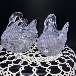 Vintage ENESCO 1985 Crystal Swan Trinket Box-Crystal Swan Ring/Jewelry Box-Candy Dish (1)