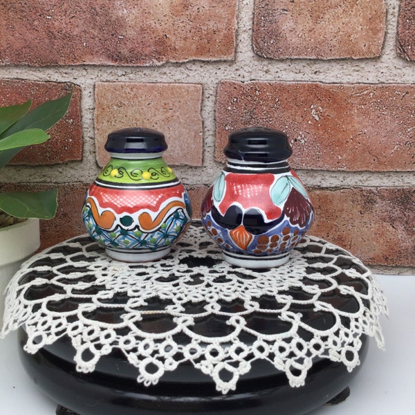 Mexican Talavera Hand Painted Red Clay Pottery Salt and Pepper Shaker Set, MEXICO