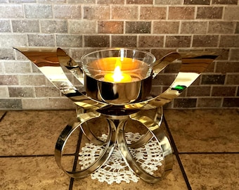 Vintage Mascot International Gold-tone Open Interlocking Rings Sheet Brass Metal  Candle Votive Holder Centerpiece Glass Insert