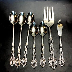 Choice of Vintage Oneida Community 18/8 Stainless Silverware Flatware “Chandelier Pattern”, Spoons, Knife, Fork,  Replacements, USA