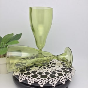MCM Set of 2 Hand Blown Hand Crafted Art Glass Green Goblets Wine Glasses, Pair of Footed Drinking Glasses