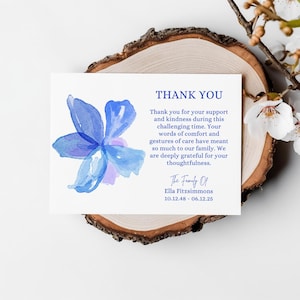 Modèle de remerciement pour les funérailles | Conception de toile | Aquarelle de fleurs bleues pour un service commémoratif, une célébration de la vie, des condoléances ou un hospice