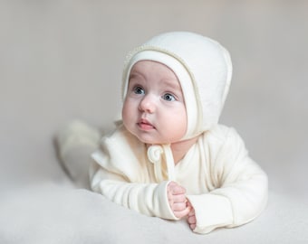 Baby hat, bonnet made of merino wool