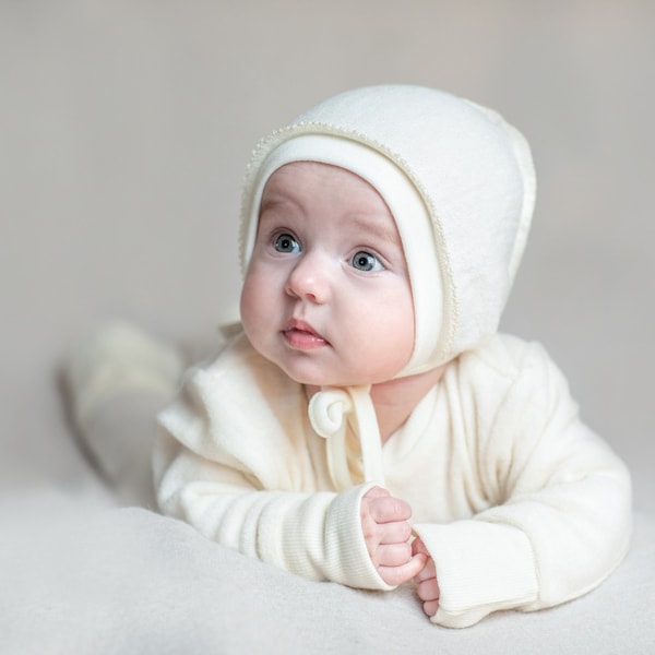 Baby Mütze, Häubchen aus Merinowolle