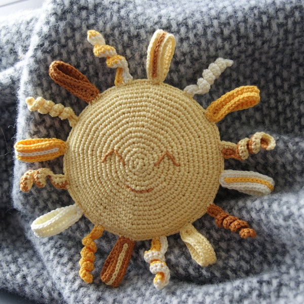 Happy Sun Baby Crinkle Toy - Haakpatroon - PDF en 4 cuentos: Amerikaans y Brits Engels, Duits, Nederlands