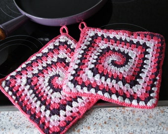 Spiral Granny Square Pot Holders -  Double Layered - Crochet Pattern - PDF in 4 languages: USA & UK English, German and Dutch