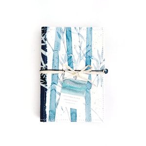 Taccuino dipinto e rilegato a mano, 9,5×14 cm, in carta riciclata, Bambù Azzurro