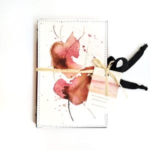 Taccuino dipinto e rilegato a mano, 9.5×14 cm, in carta riciclata, Papaveri stilizzati