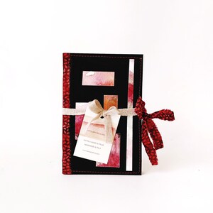 Taccuino fatto a mano in carta riciclata, con collage acquarello