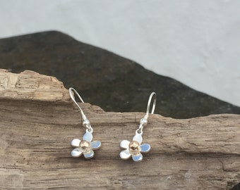 Silver flower Earrings - gold bead design earring -