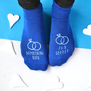 Calcetines de boda personalizados para novios de Something Blue / regalos de boda / obsequios simbólicos / regalos para él / calcetines de novio / calcetines para compromisos