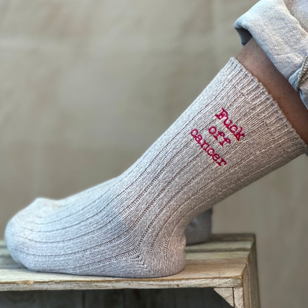 Cancer Care Slogan Socken, Geschenk für Freund mit Krebs, Chemosocken