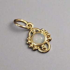 Natural Opal 18k Gold Charm Pendant, Opal Jewelry, Minimalist Gold Pendant, Designer Pendant, Gold Granules, Round Opal, Gold Jewelry