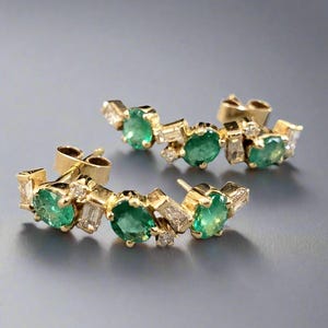 18k Gold Natural Emerald & Baguette Diamond Studs Earring, Handmade Jewelry, Emerald Earring, Studs, Gold Jewelry