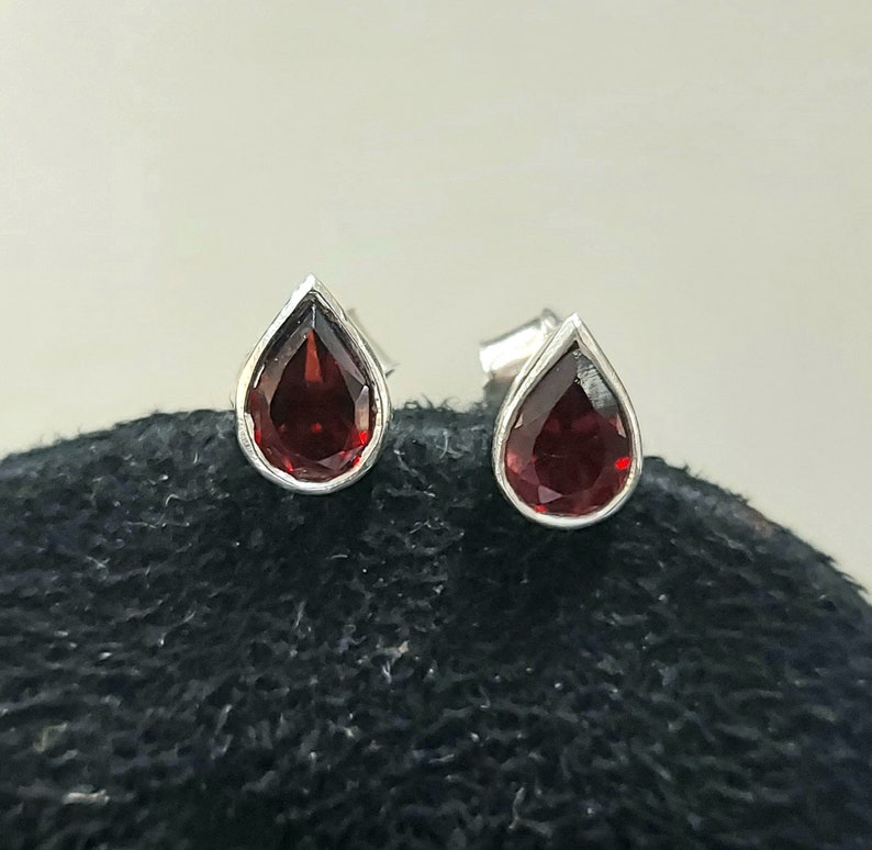 Natural Garnet Studs Earring Red Earrings 925 Silver Stud Earrings Statement Studs Christmas Gift Gemstone Earring Red Garnet Studs