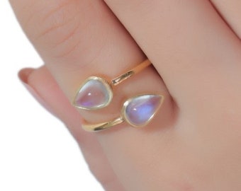 9X7 MM Pear Shape Rainbow Moonstone Ring, Minimal Jewelry, 18K Yellow gold vermeil Moonstone Ring, Dainty Ring, Stacking Ring, delicate ring