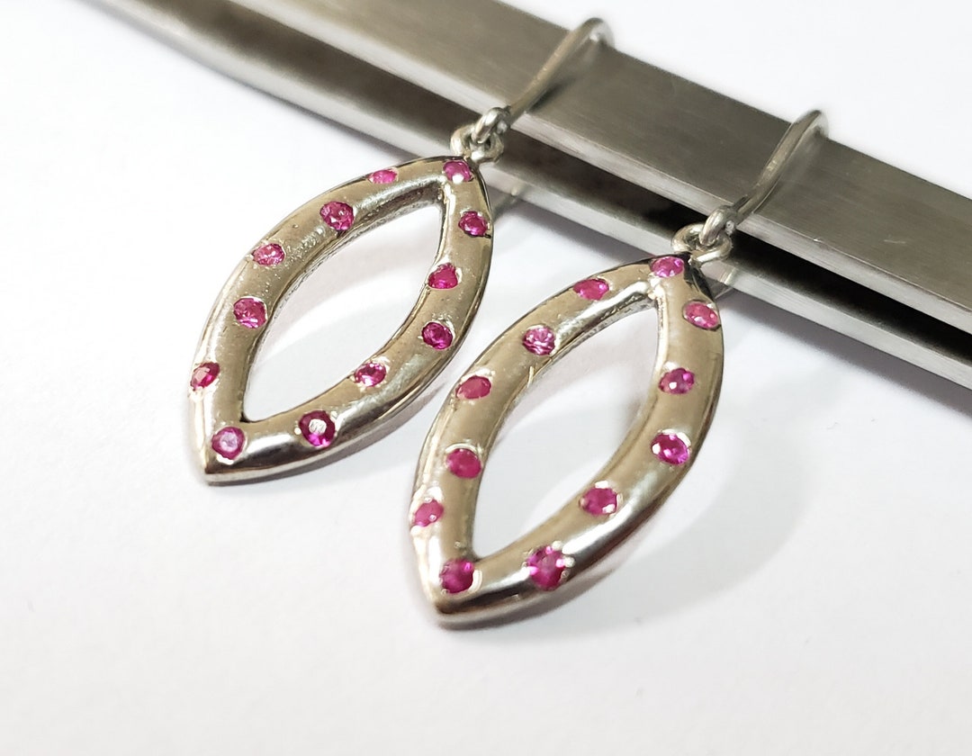 Boucles D'oreilles Rondes Argentées Avec Perle Rose - Dormeuses - Neuf Sans Emballage