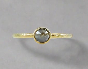 Anello di fidanzamento in oro 9 carati con diamante marrone taglio rosa: fascia impilabile martellata