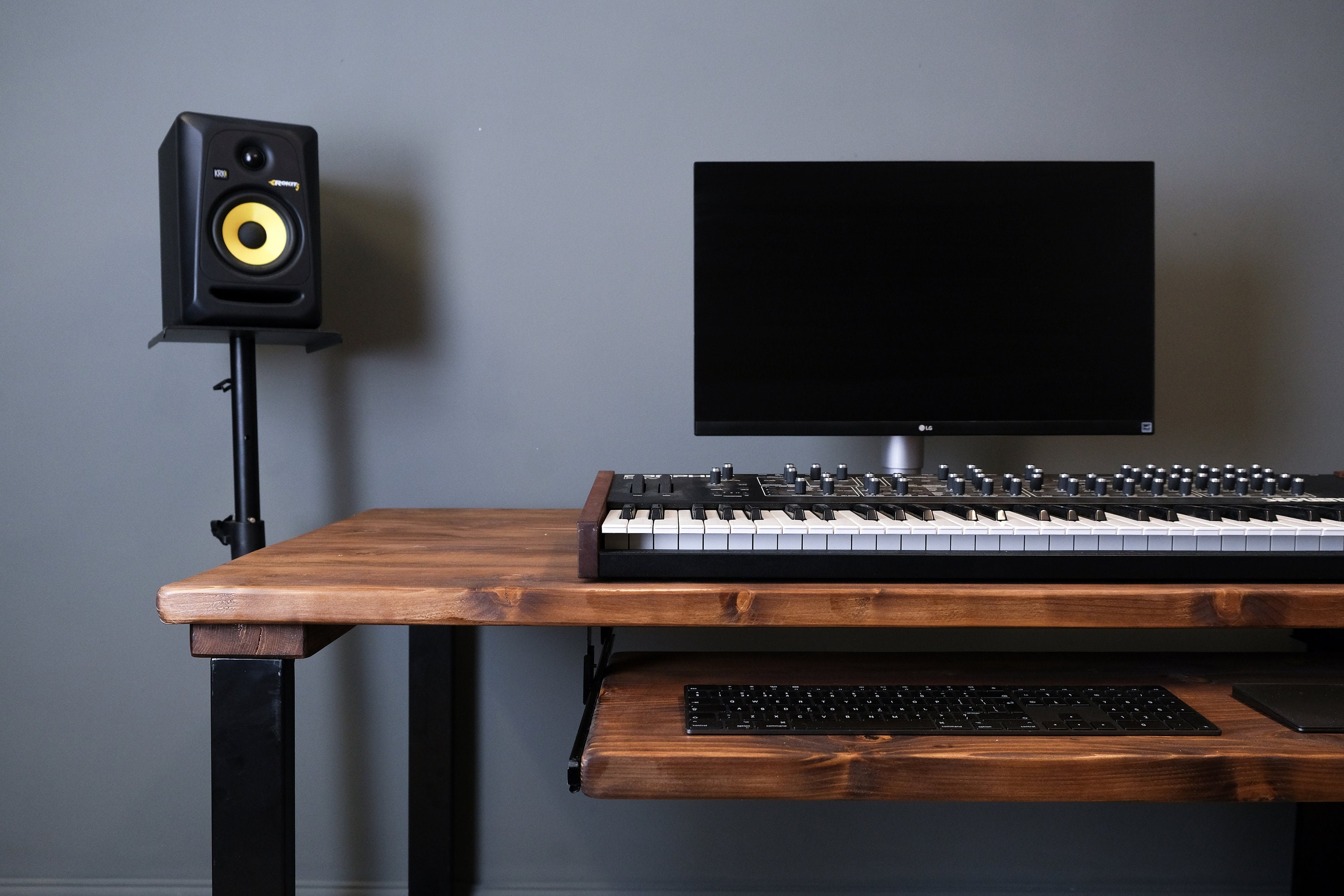 Rustic Studio Desk Rustic Studio Desk: Solid Wood Music Production Desk With Sliding ...