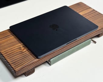 Houten monitorstandaard voor thuiskantoor. Rustieke verhogingsplank. Organisator voor computerbureaus. Laptopstandaard. Op bestelling gemaakt en volledig aanpasbaar.