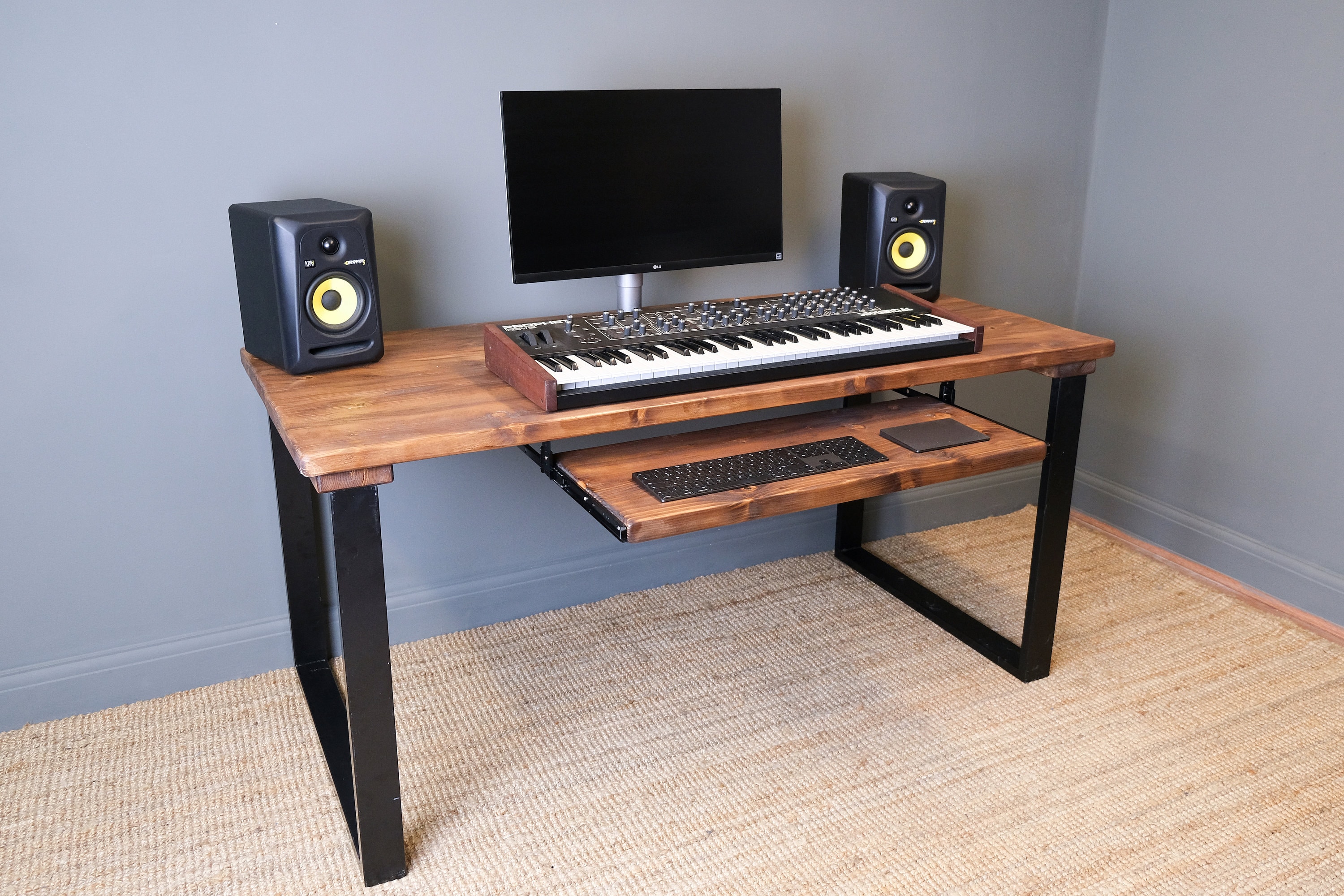 Computer studio table discount