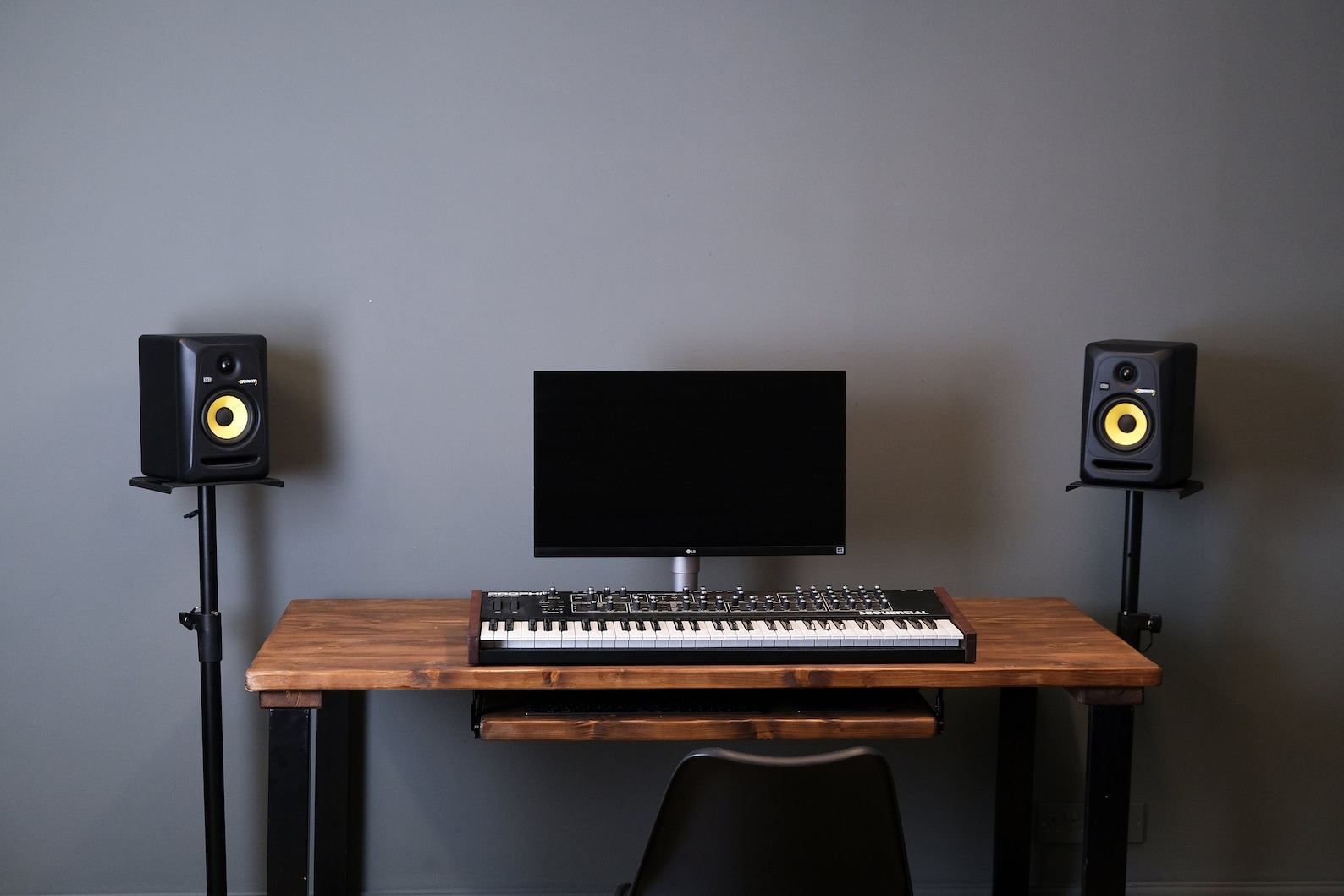 Rustic Studio Desk Rustic Studio Desk: Solid Wood Music Production Desk With Sliding ...