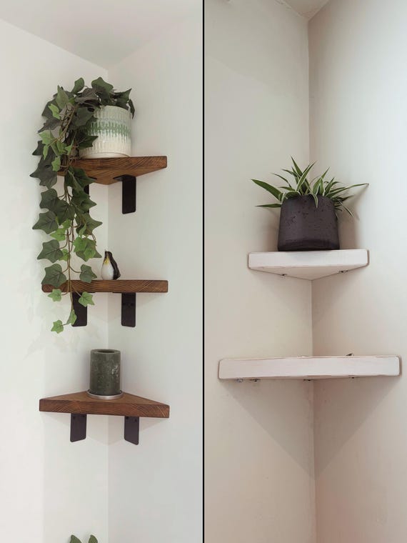Rustikales Eckregal aus Holz. Regal Dreieck für Küche, Büro, Wohnzimmer, Schlafzimmer. Regal zur Aufbewahrung. Industrielle oder schwebende Halterungen