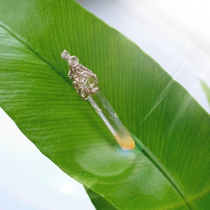 Belle brume bleue naturelle colombienne / échelle d’ange Golden Mangoquartz Silver Wire-Wrapped Crystal Point