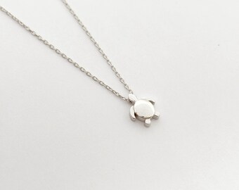 Collana con ciondoli a forma di tartaruga oceanica da