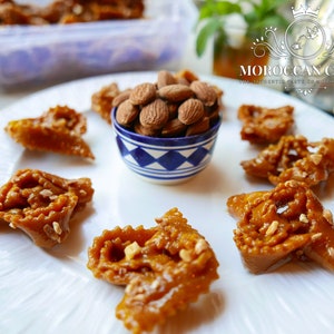 CHEBAKIA moroccan cookies for ramadan, homemade pastry with almonds image 5