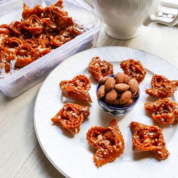 CHEBAKIA moroccan cookies for ramadan, homemade pastry with almonds