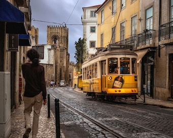 Lissabon Straßenbahn 28 | Portugal | Kunstdruck | Farbe | Zeitgenössische Kunstdrucke | Wohnzimmer Deko | Stadt | Wandkunst | Leinwand | Reise