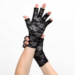 Classy Pal Compression Gloves for Arthritis, Typing Gloves for Hand Pain Relief, Lace Design (S, M, L)