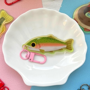 Dije acrílico de trucha arcoíris de 2,5"