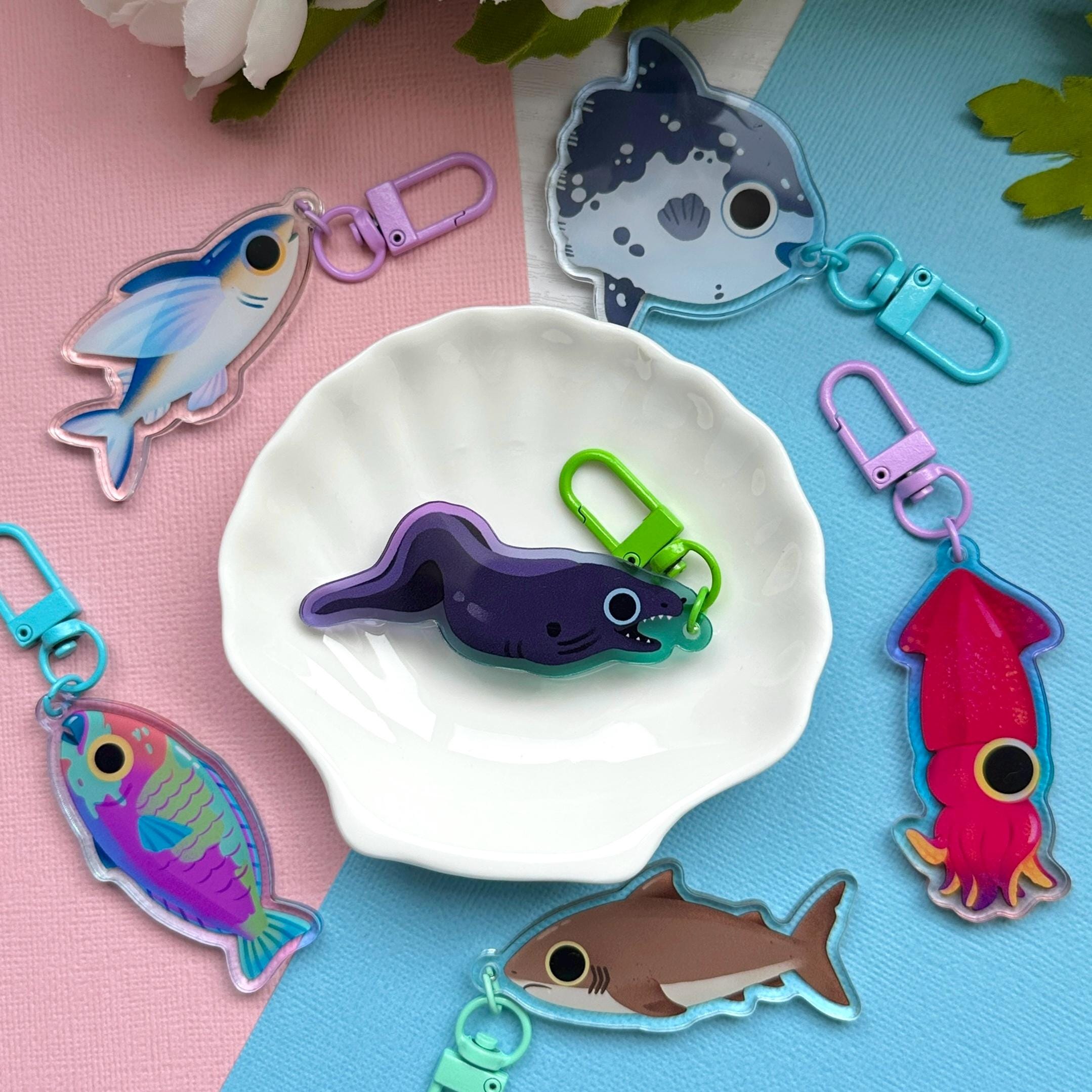 ウツボ 2.5インチ アクリルチャーム - Etsy 日本