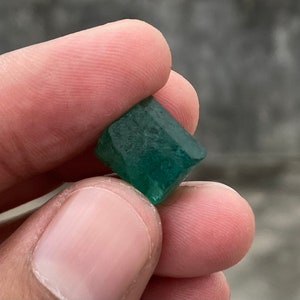 Natural Emerald Raw Crystal Deep Green Fully fresh Emerald Crystal Natural shape pencil Vintage 100%