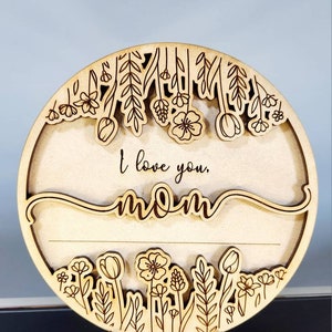 Mom's Flower Round/ Decorative Stand / Custom Names / Mothers Gift