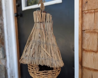 Vintage Woven Straw Birdhouse, Rustic Grass Roosting Pocket, Cottagecore Garden Decor, Primitive Farmhouse Porch Hanging, Natural Twig Nest