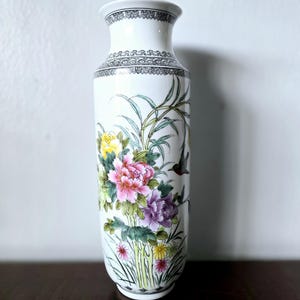 Chinese Famille Rose Vase Chinese Pottery Chinese Vase
